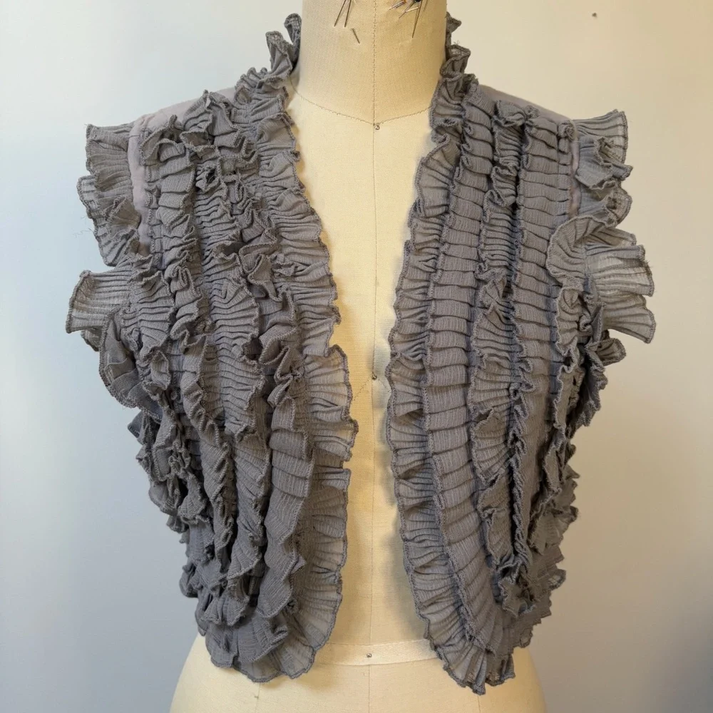 Urban Outfitters- Ruffle Vest - Picture 1 of 4